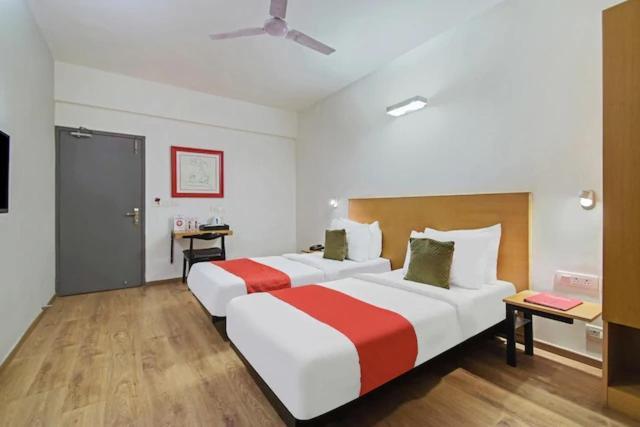 Kanak Beacon Hotel - Ashram Road Ahmedabad Buitenkant foto