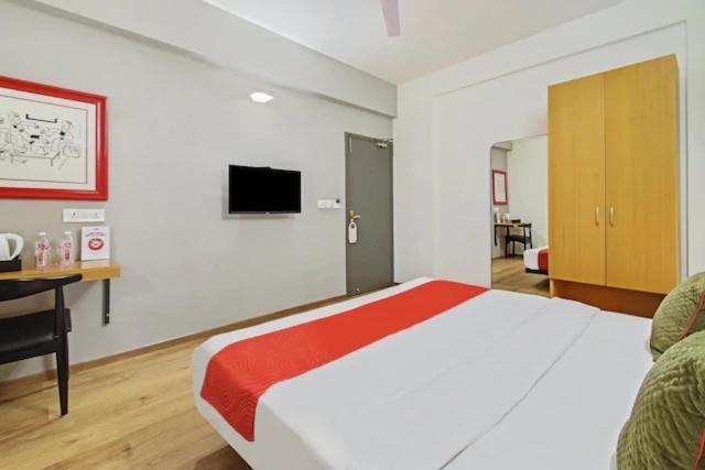 Kanak Beacon Hotel - Ashram Road Ahmedabad Buitenkant foto