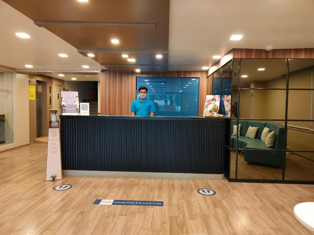 Kanak Beacon Hotel - Ashram Road Ahmedabad Buitenkant foto